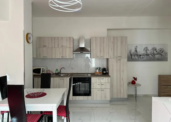 Apartment Wh - Dolce - Bilocale - 5 Minuti Dal Centro - Parcheggio Gratuito - Wifi *